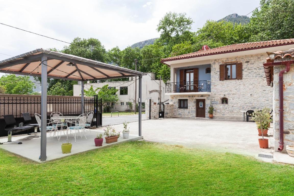 GuestHouse Iris Mystras Extérieur photo